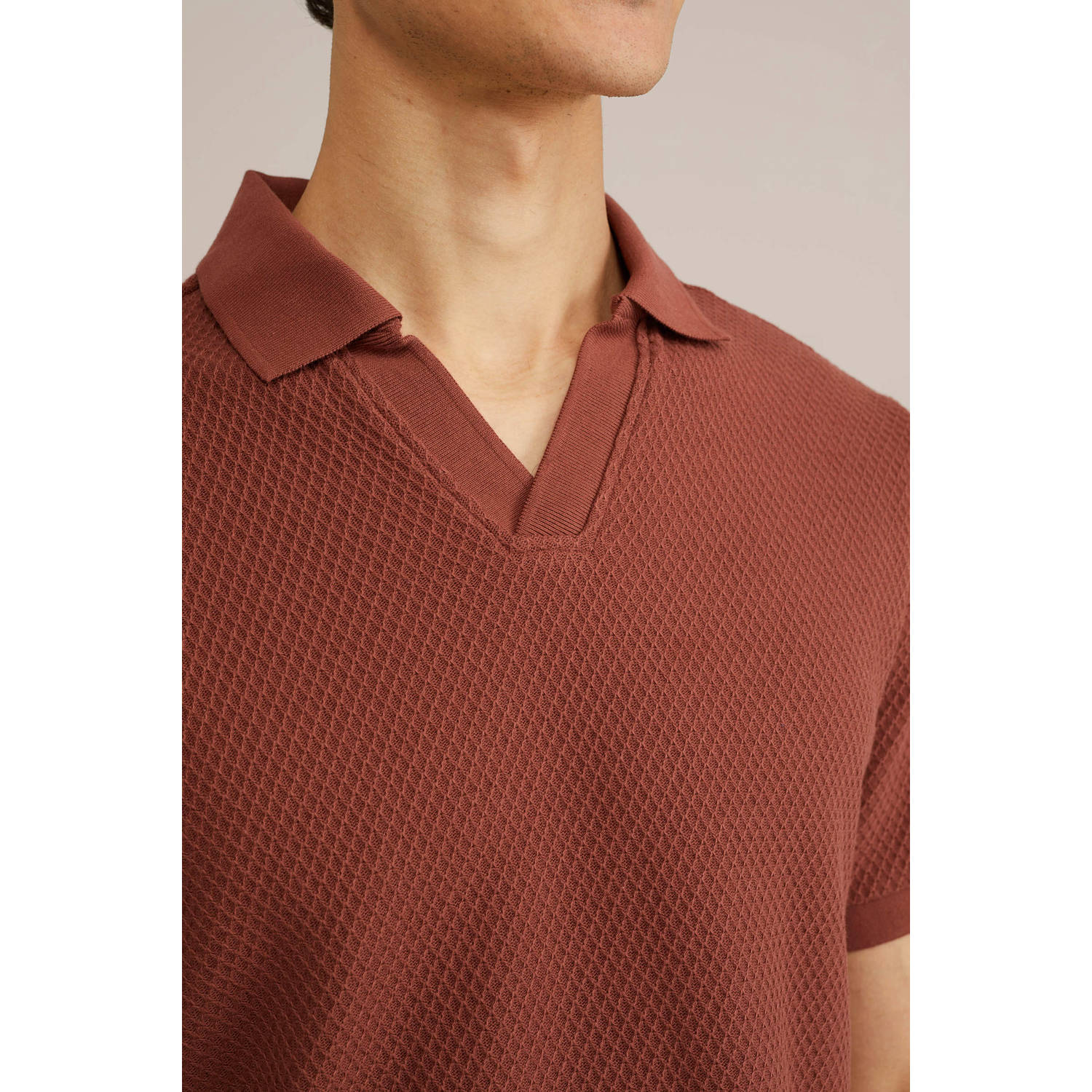 WE Fashion slim polo met ingebreid patroon roodbruin