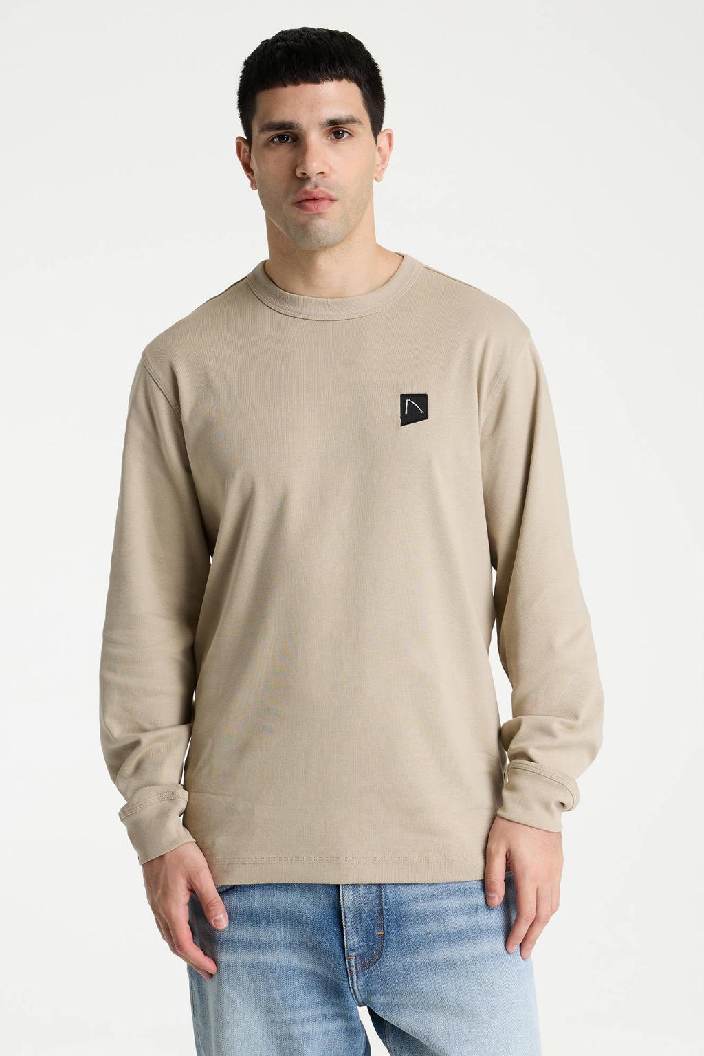 CHASIN' longsleeve zand