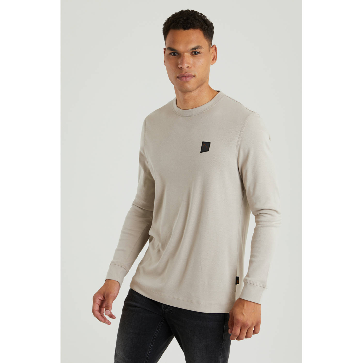 CHASIN' longsleeve zand