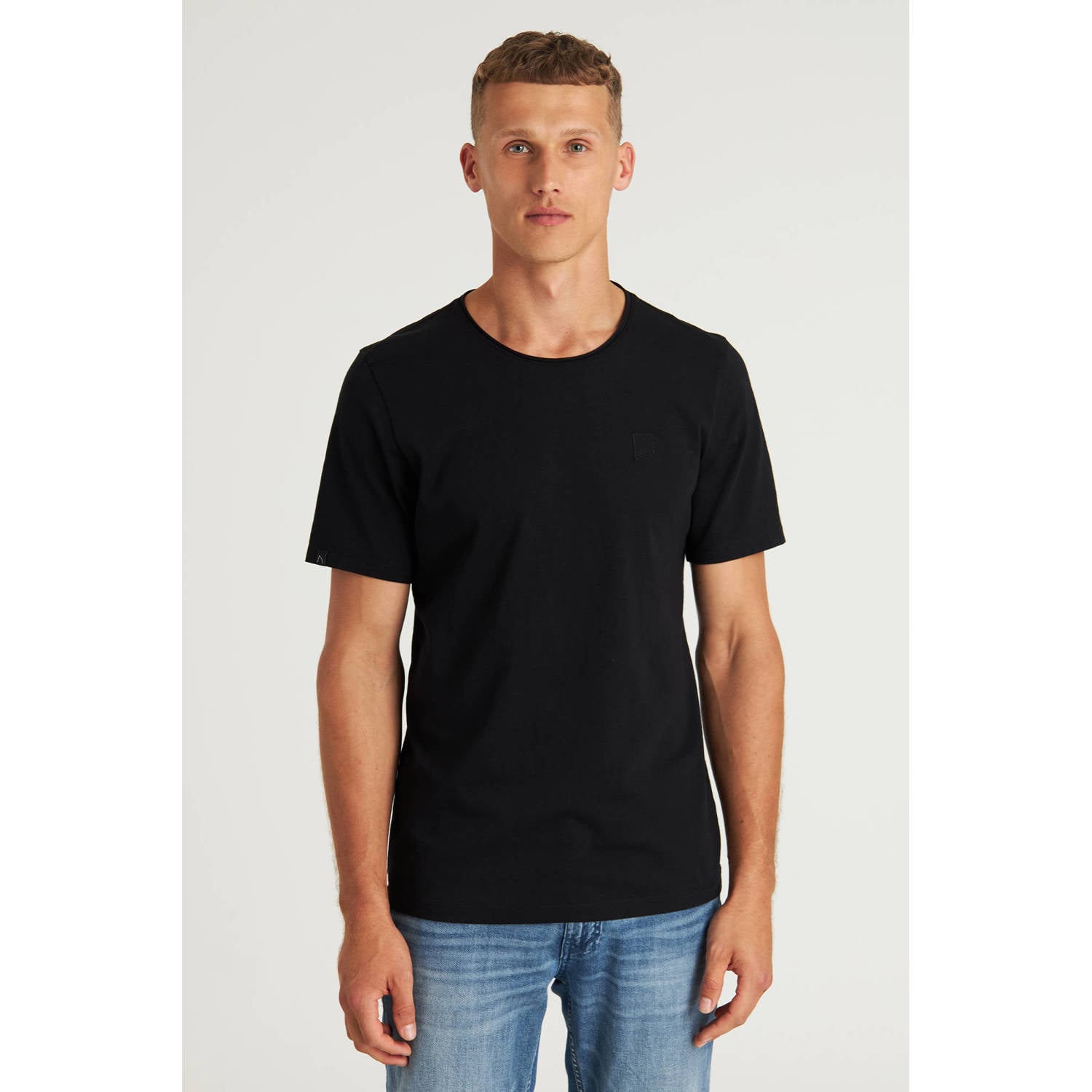 CHASIN' regular T-shirt EXPAND zwart