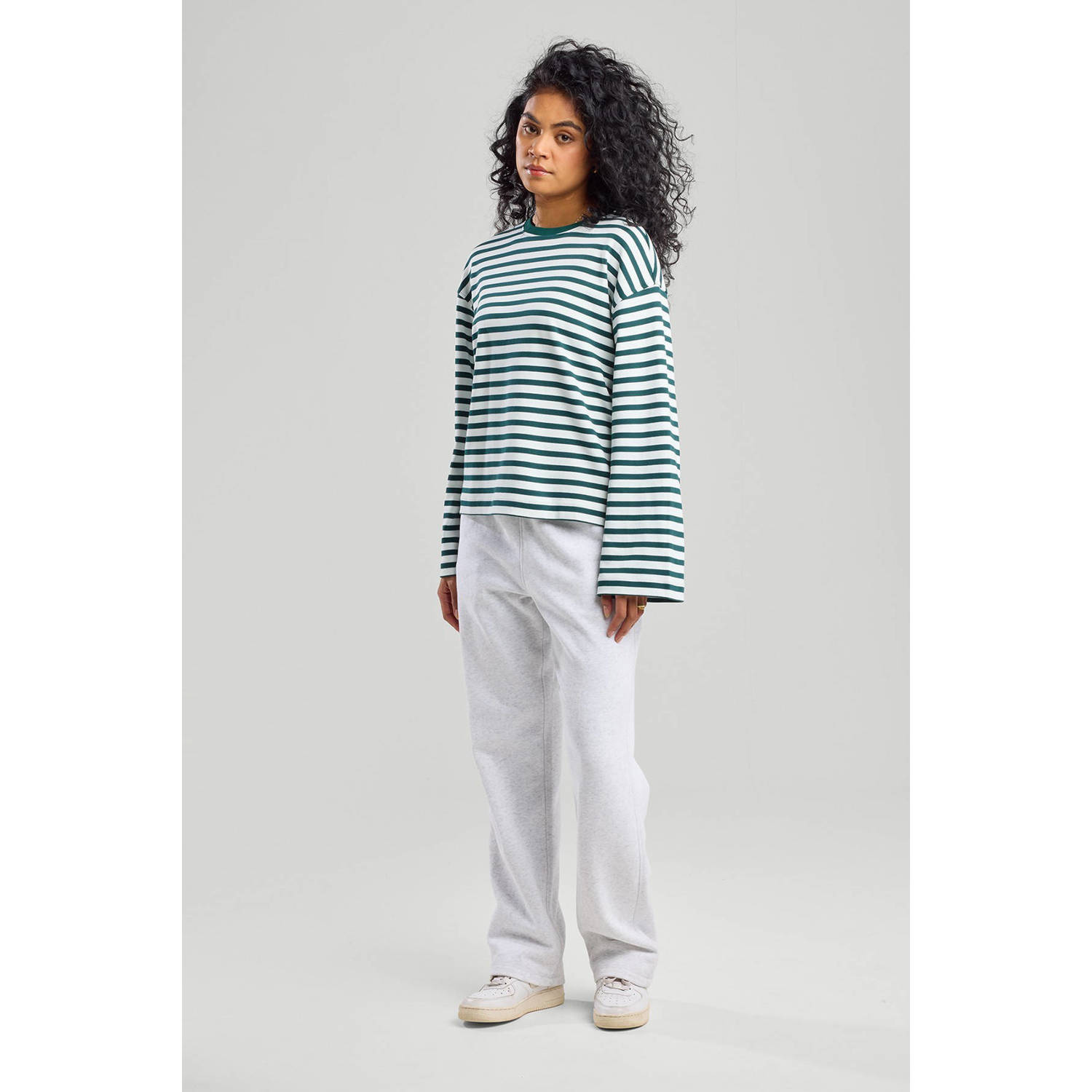 America Today sweater donkergroen