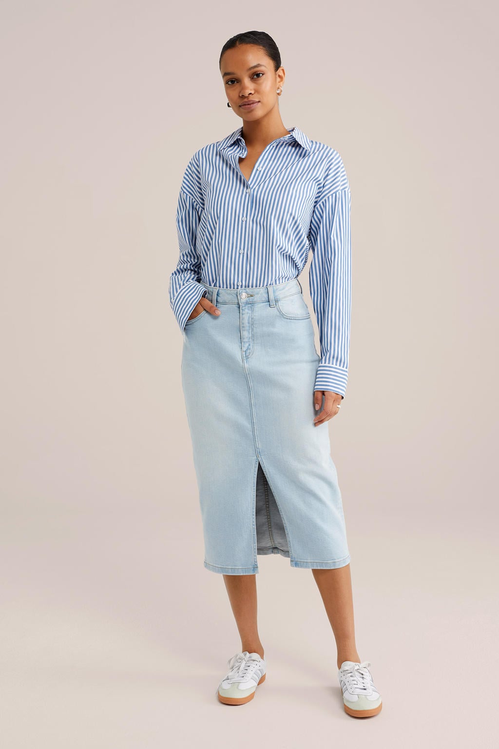 Light blue denim dames WE Fashion Blue Ridge spijkerrok gemaakt van denim en met rits- en knoopsluiting