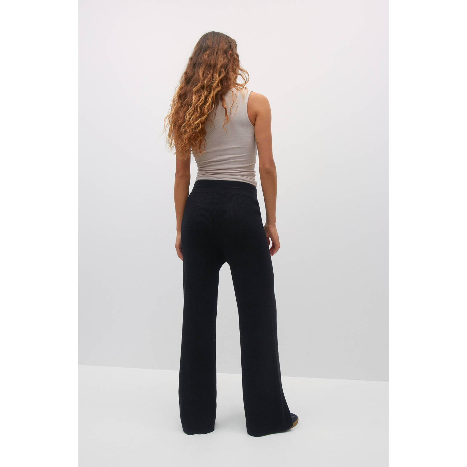 Gina Tricot wide leg regular waist broek zwart rib gebreid
