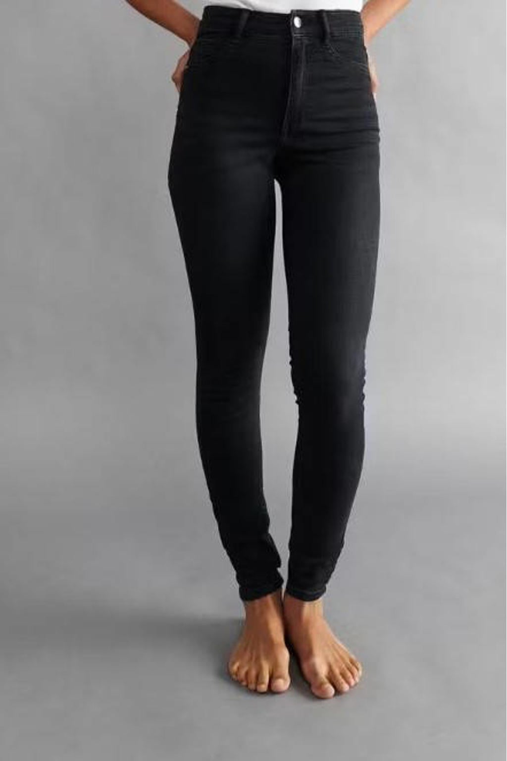 Black denim dames Gina Tricot skinny jeans van denim met regular waist en effen