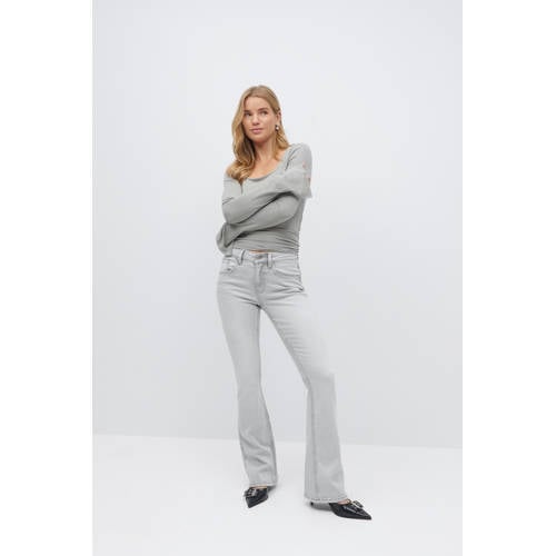 Gina Tricot low waist flared jeans grey denim afbeelding