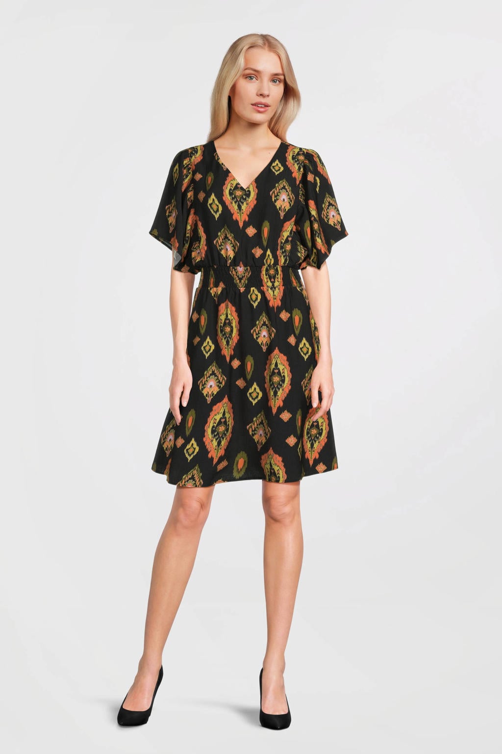 Zwart en oranje dames Geisha zomerjurk van viscose met korte mouwen en V-hals