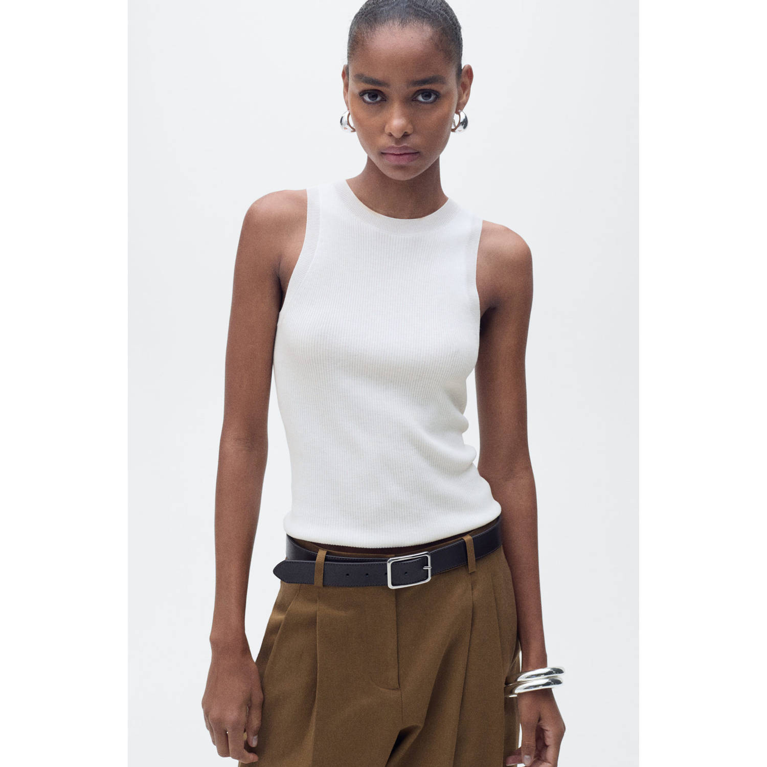 Mango mouwloze top beige rib gebreid
