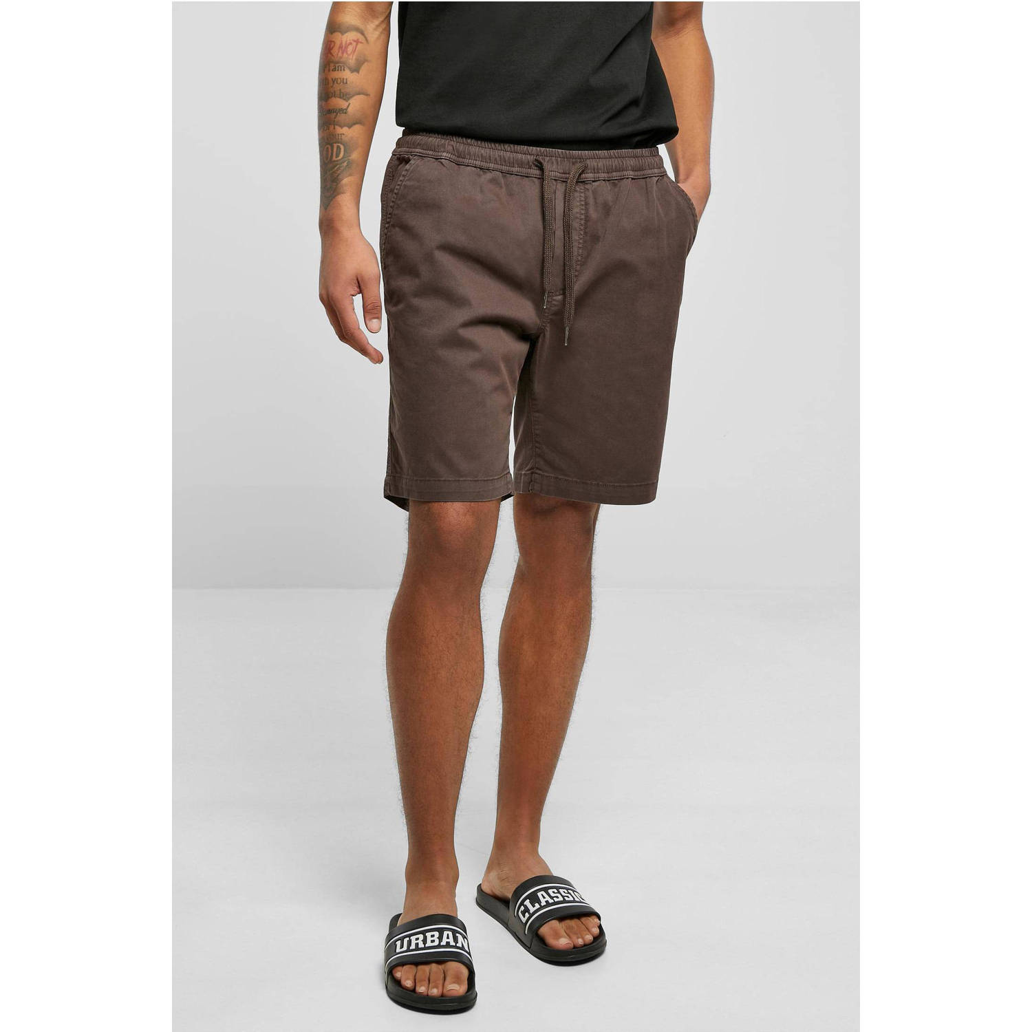 Urban Classics regular casual short donkerbruin