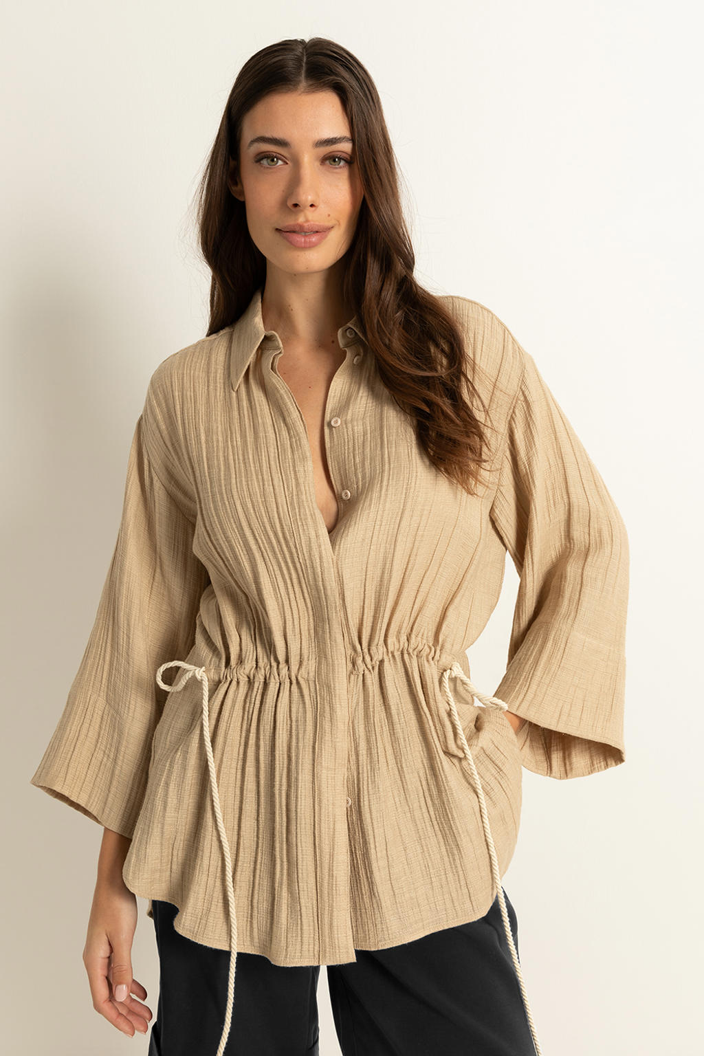 Zandkleurige dames Claudia Sträter blouse van viscose met effen, lange mouwen, klassieke kraag, blinde knoopsluiting en textuur