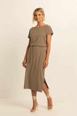 travelstof midi jurk bruin