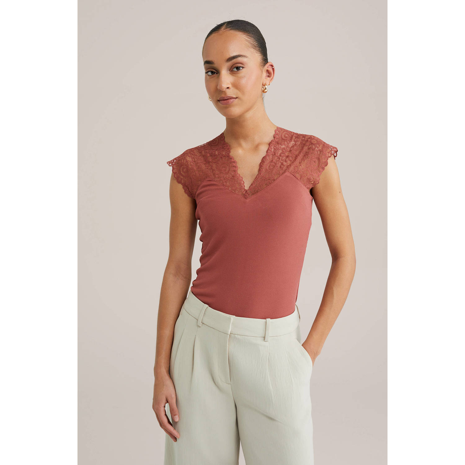 WE Fashion top roodbruin rib gebreid