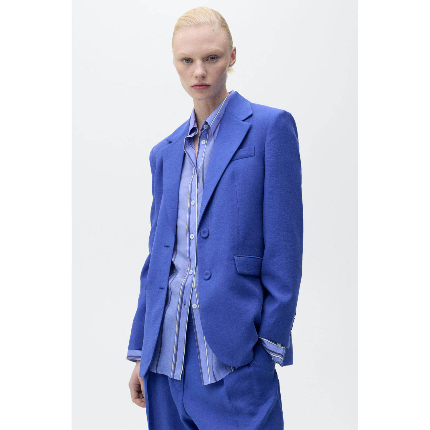 Mango getailleerde blazer blauw