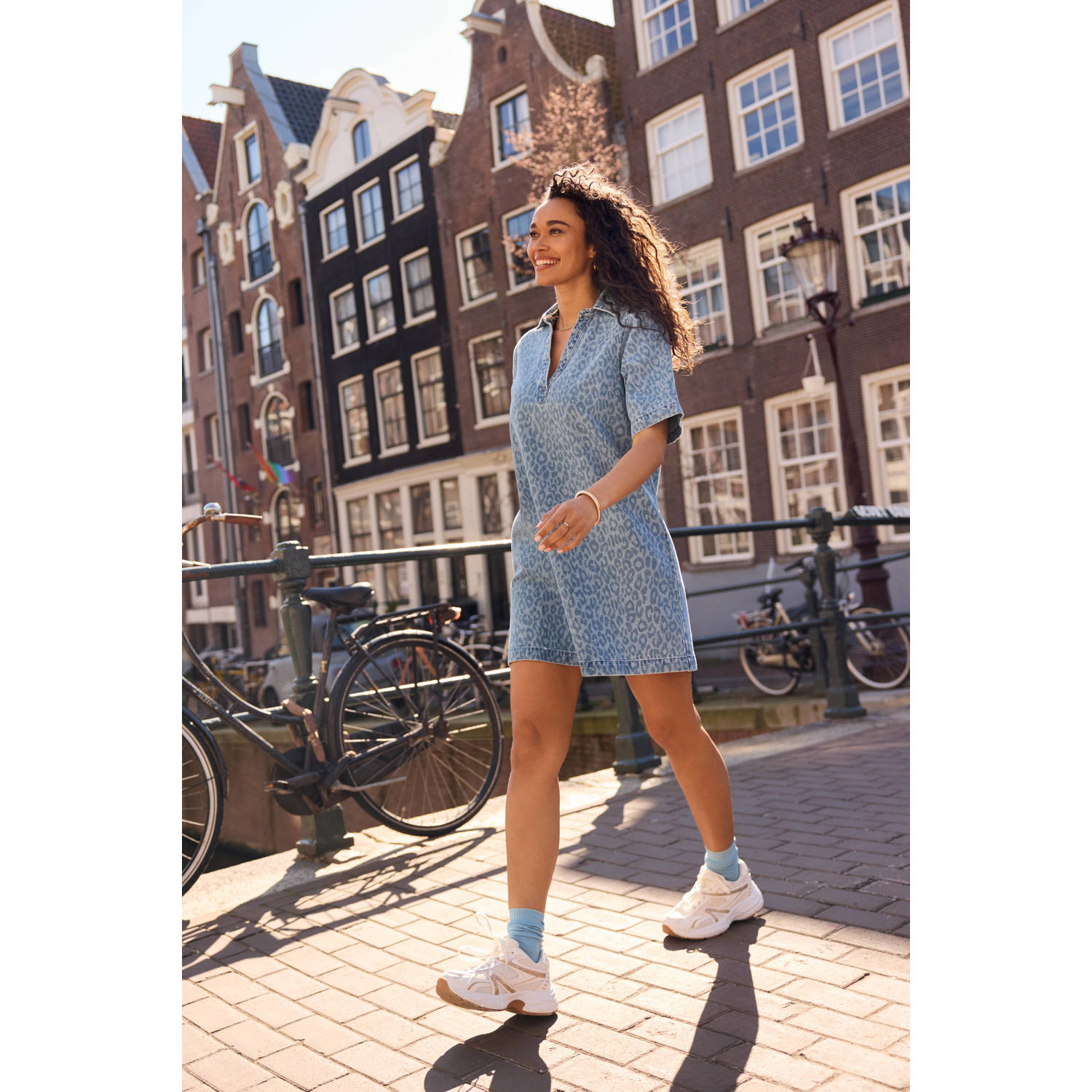 LOLALIZA Romy Monteiro x Wehkamp denim spijkerjurk medium blue denim