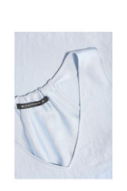 thumbnail: Lichtblauwe dames Expresso satijnen mouwloze top met effen, V-hals en glimmend detail