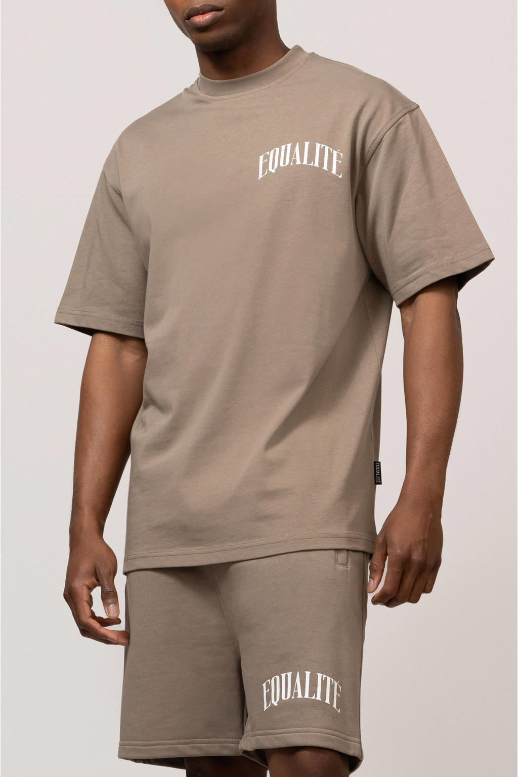 Taupe heren Equalité T-shirt van katoen met logo dessin, korte mouwen en ronde hals