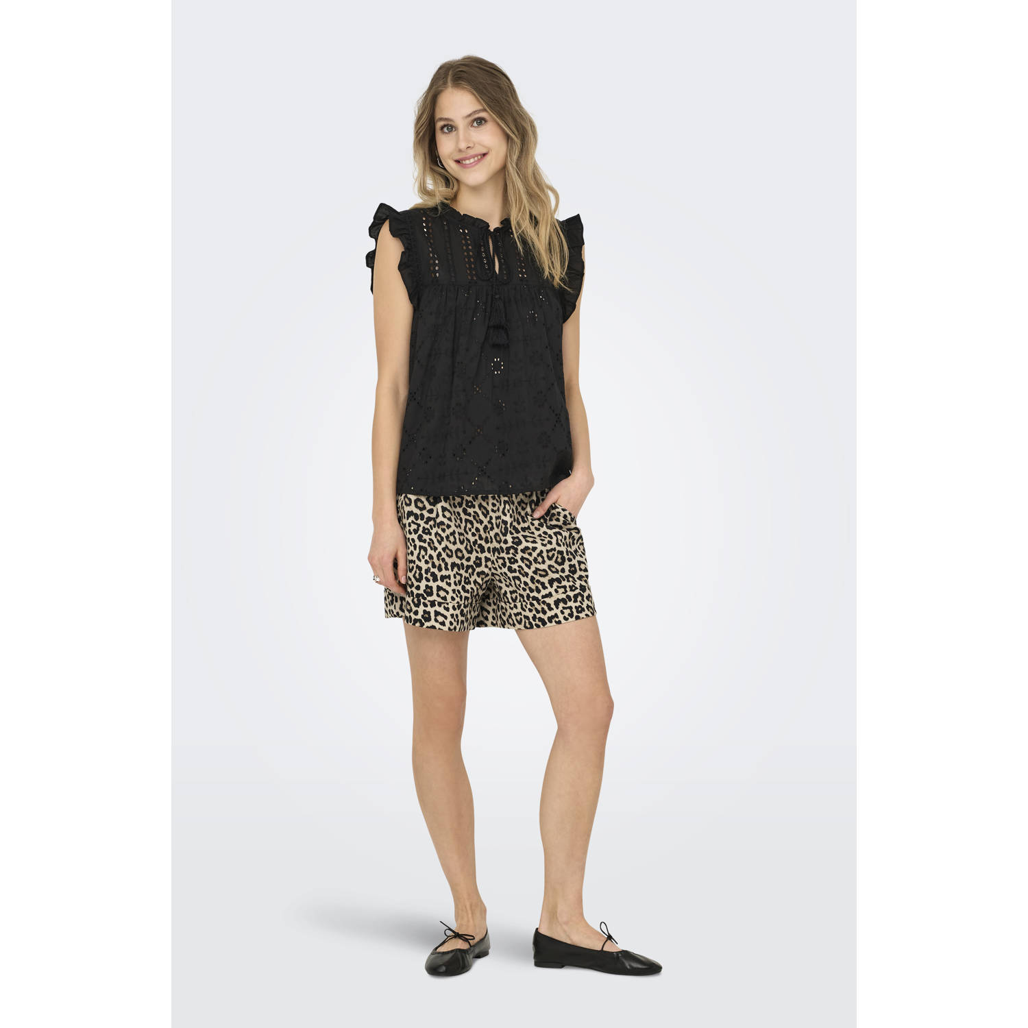 ONLY relaxed regular waist casual short bruin