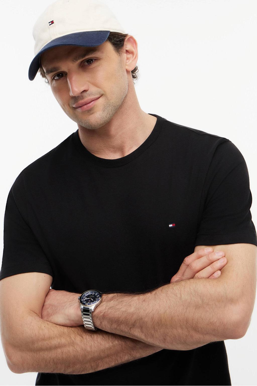 Zwarte heren Tommy Hilfiger regular fit T-shirt van katoen met effen, korte mouwen en ronde hals