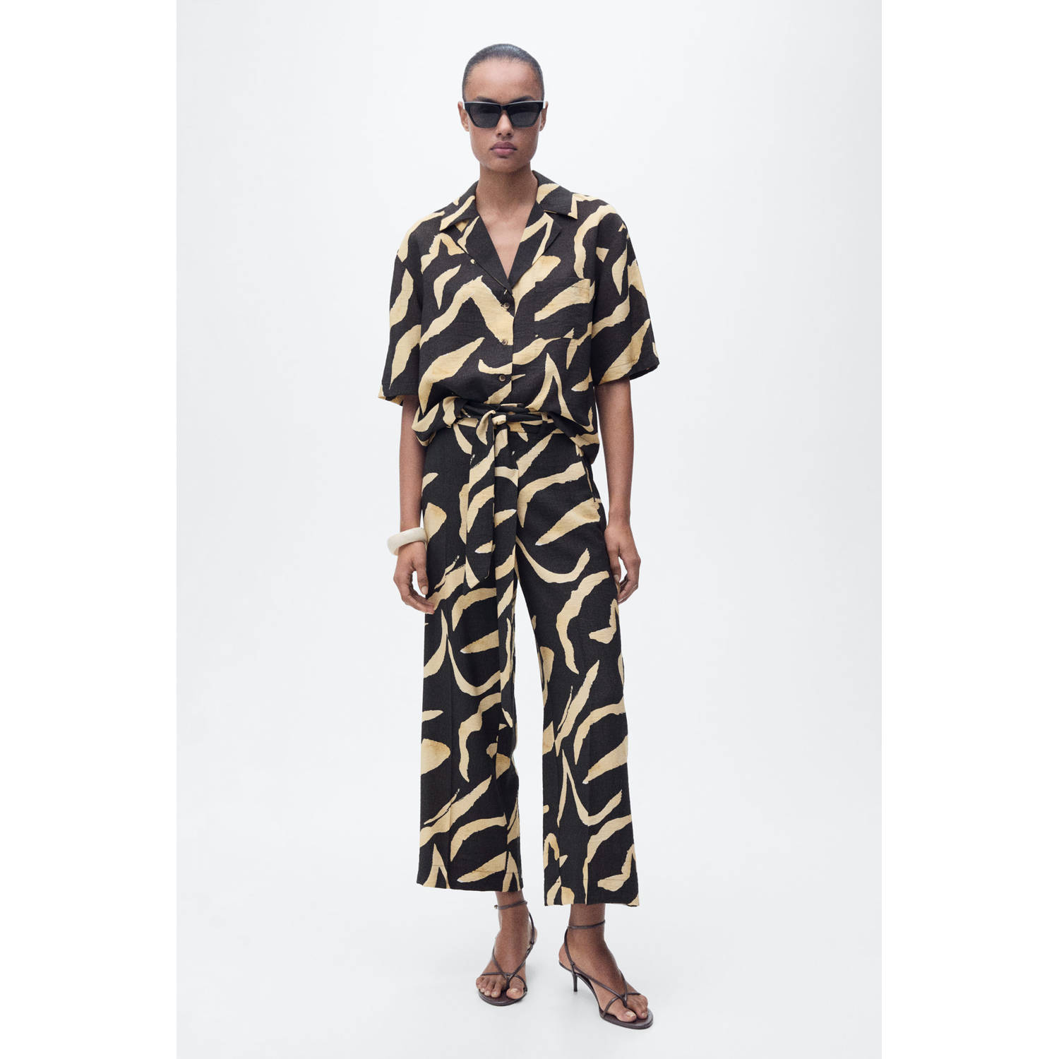 Mango wide leg regular waist broek zwart