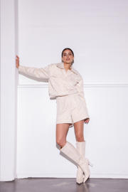 thumbnail: AMAYA Amsterdam straight high waist casual short beige met lurex