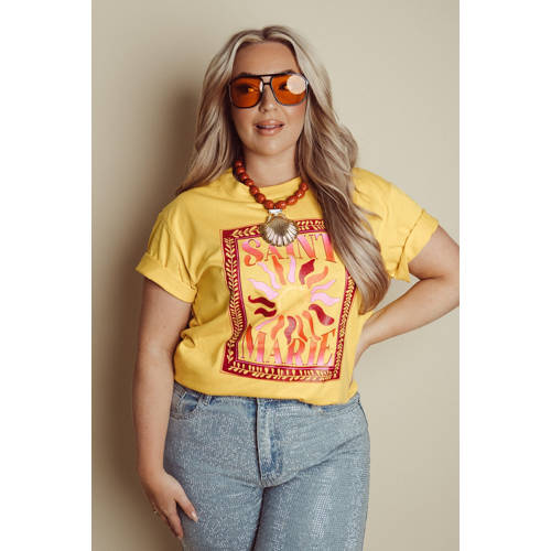 Pinned by K Curve T-shirt geel afbeelding
