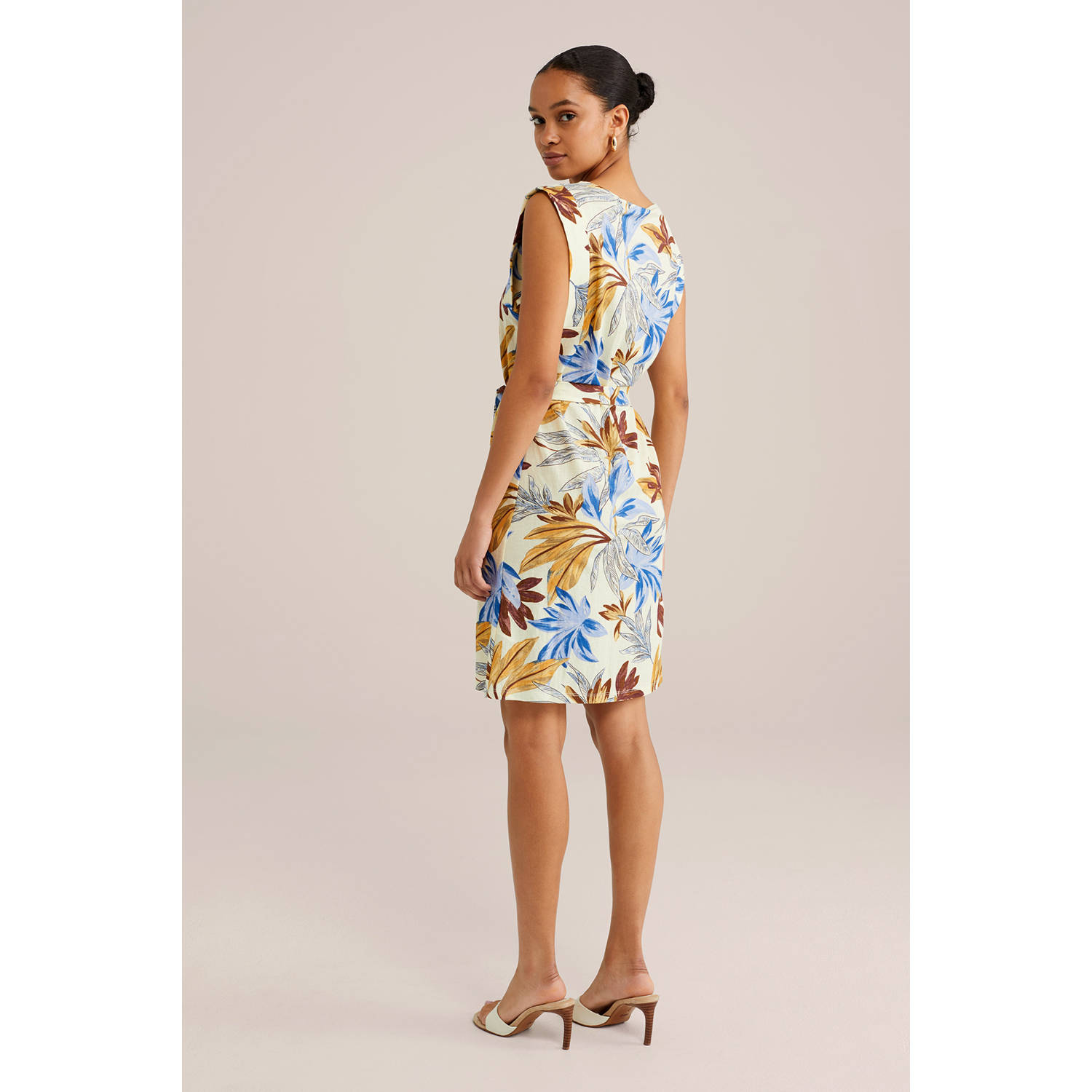 WE Fashion zomerjurk lichtgeel
