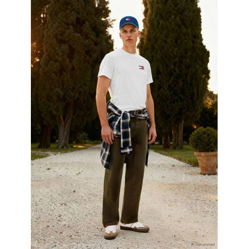 Tommy Jeans slim fit T-shirt ESSENTIAL FLAG wit afbeelding