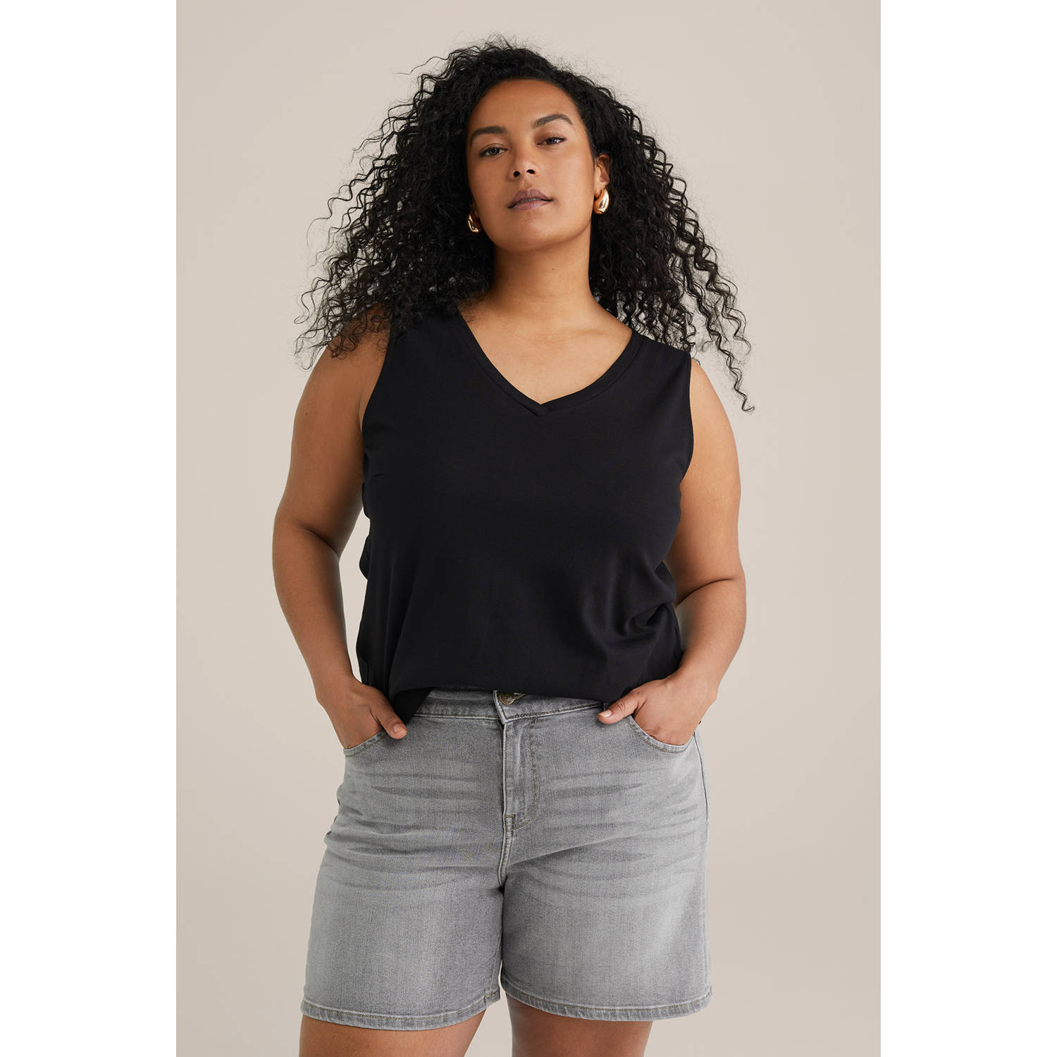 WE Fashion Curve top zwart
