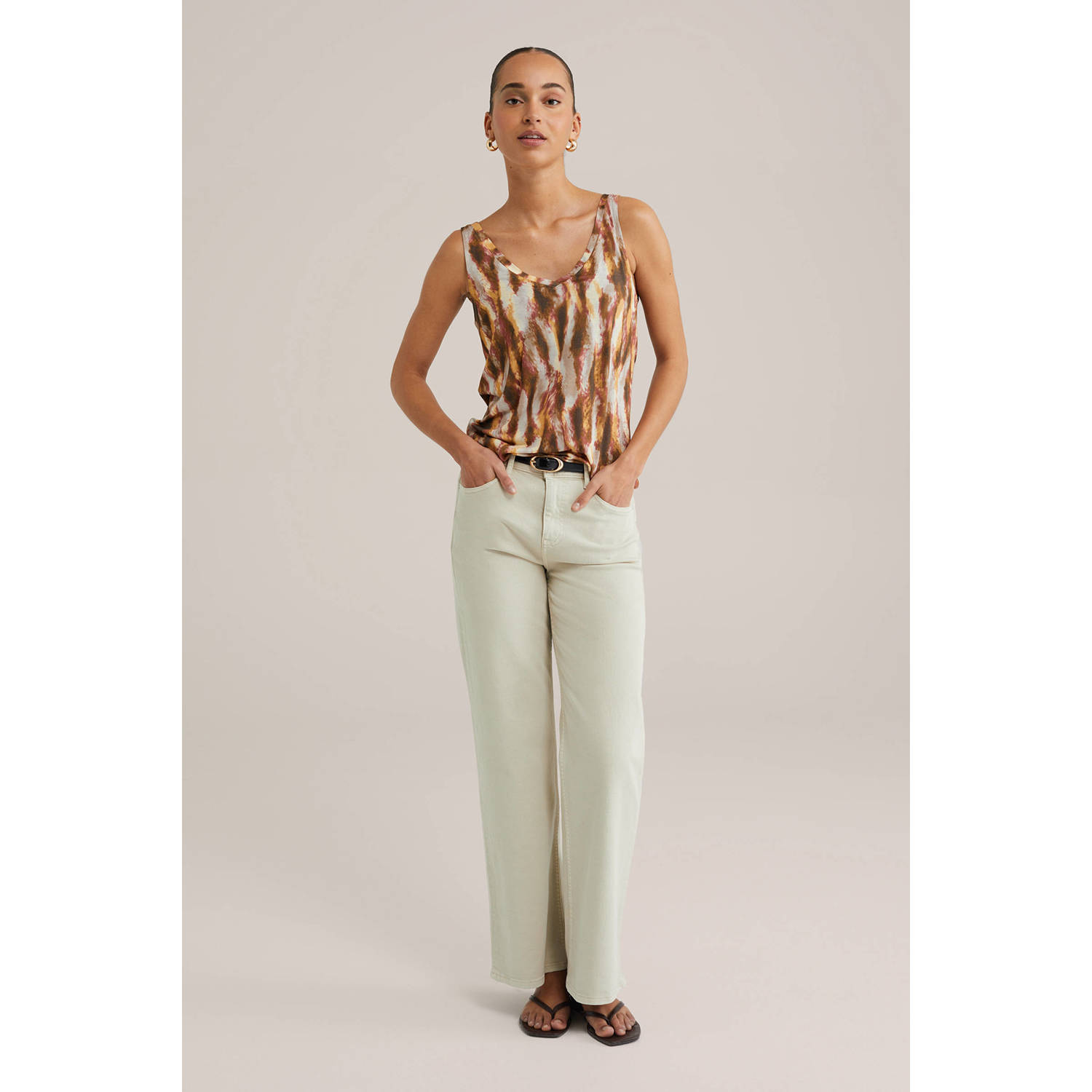 WE Fashion mouwloze top lichtbruin