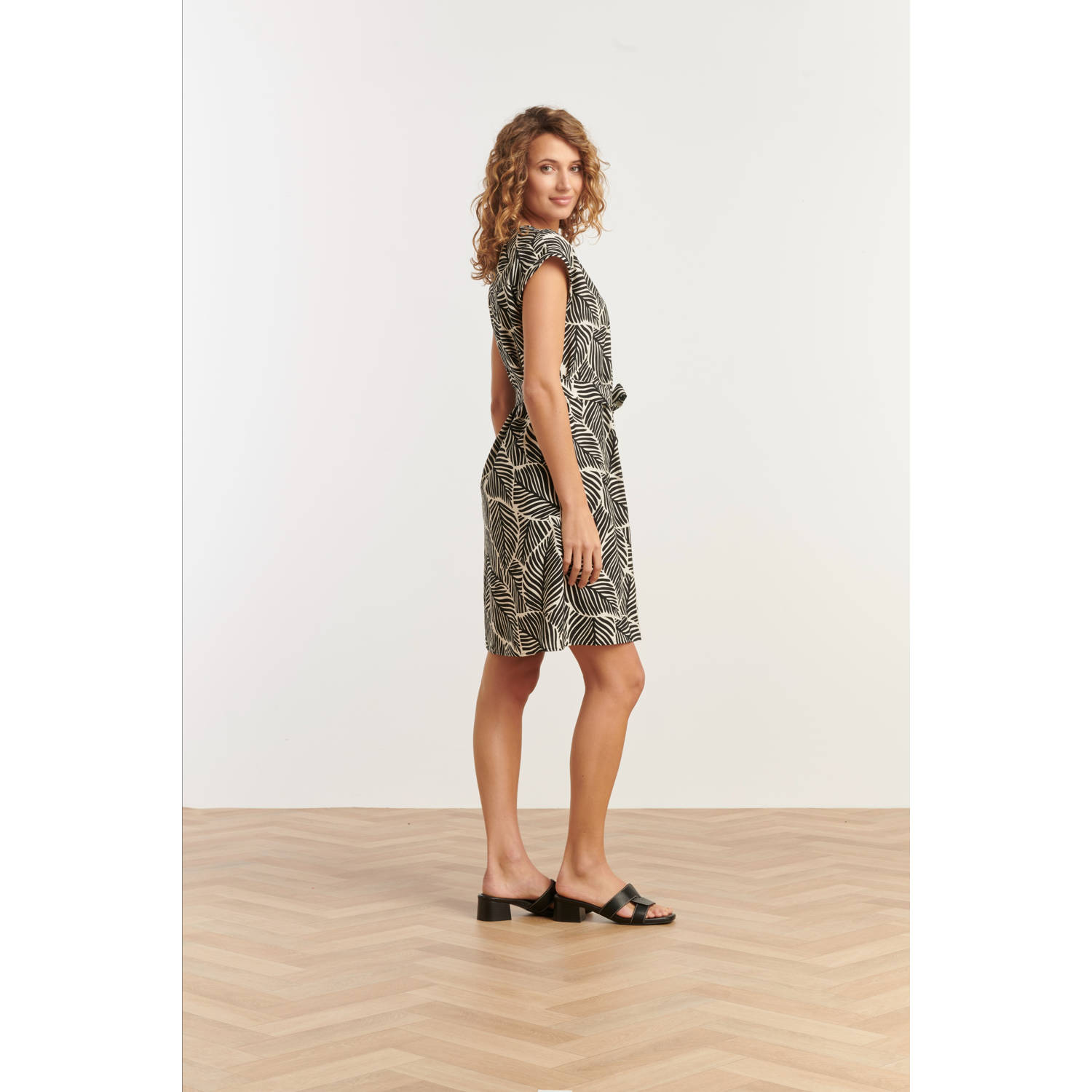 Smashed Lemon zomerjurk zwart