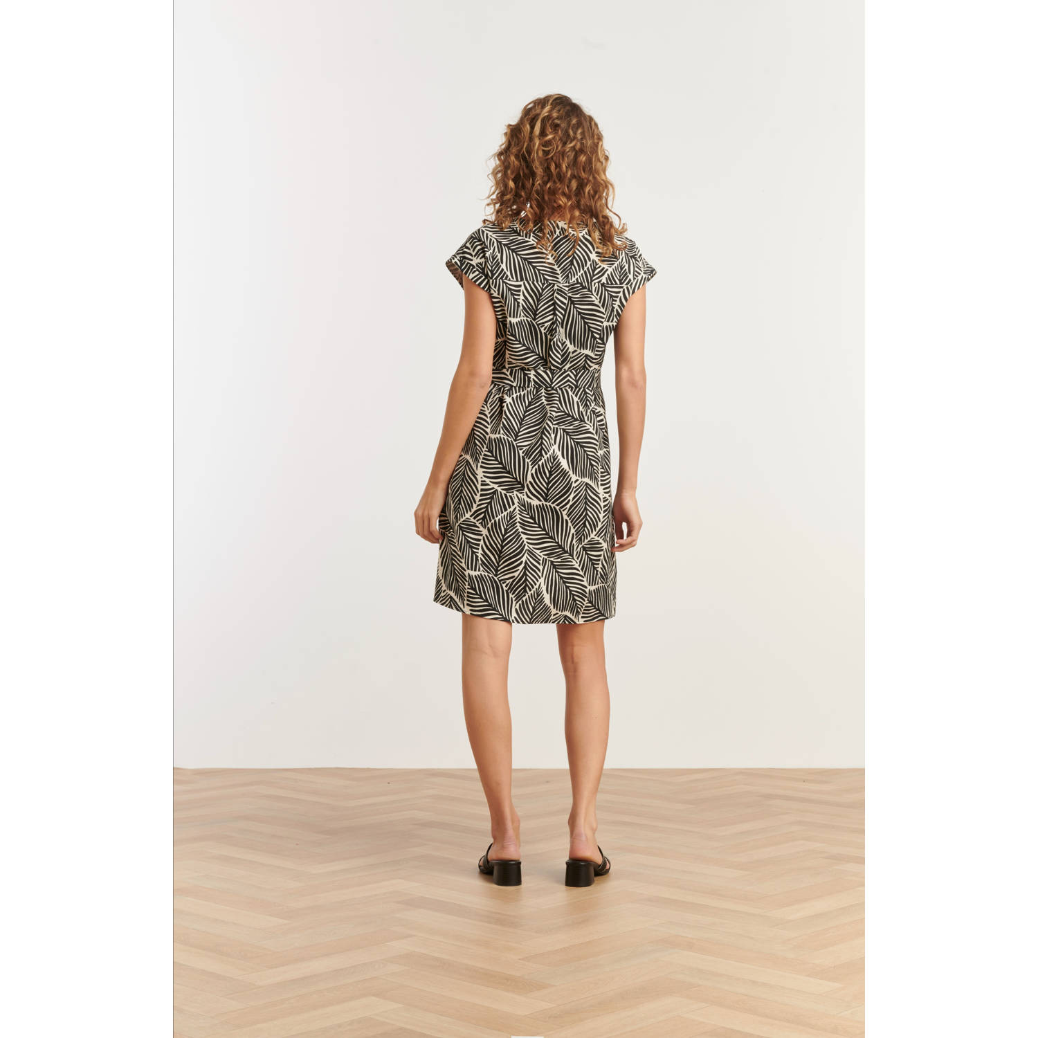 Smashed Lemon zomerjurk zwart