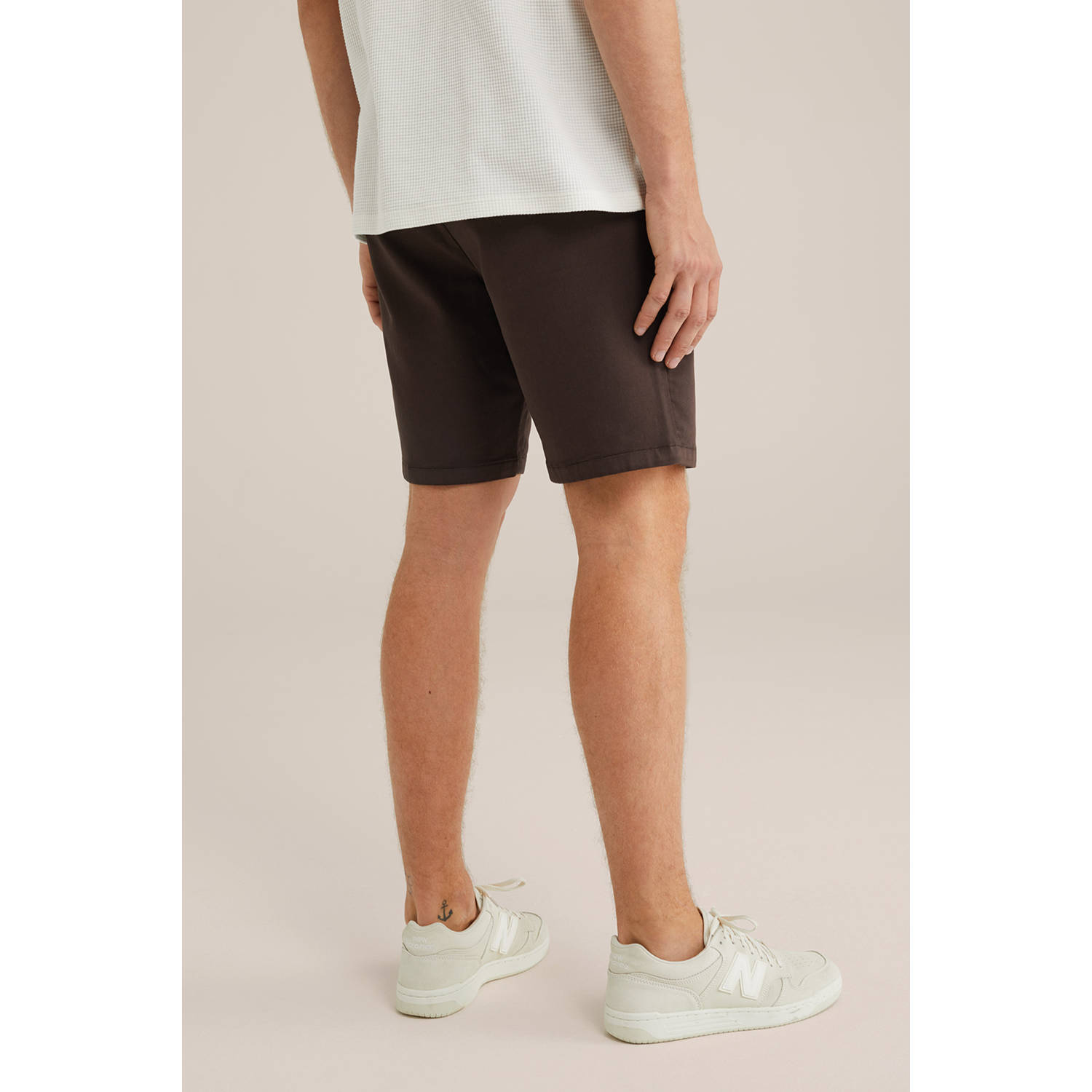 WE Fashion regular chino short donkerbruin