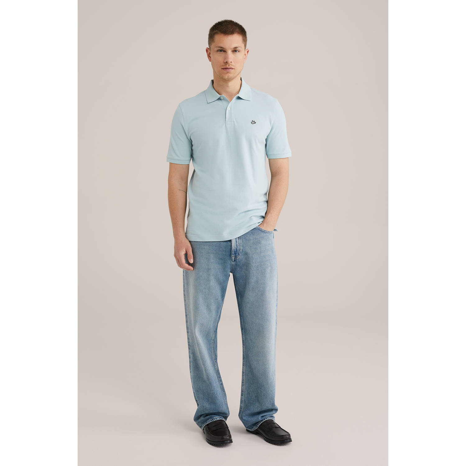 WE Fashion slim polo lichtblauw