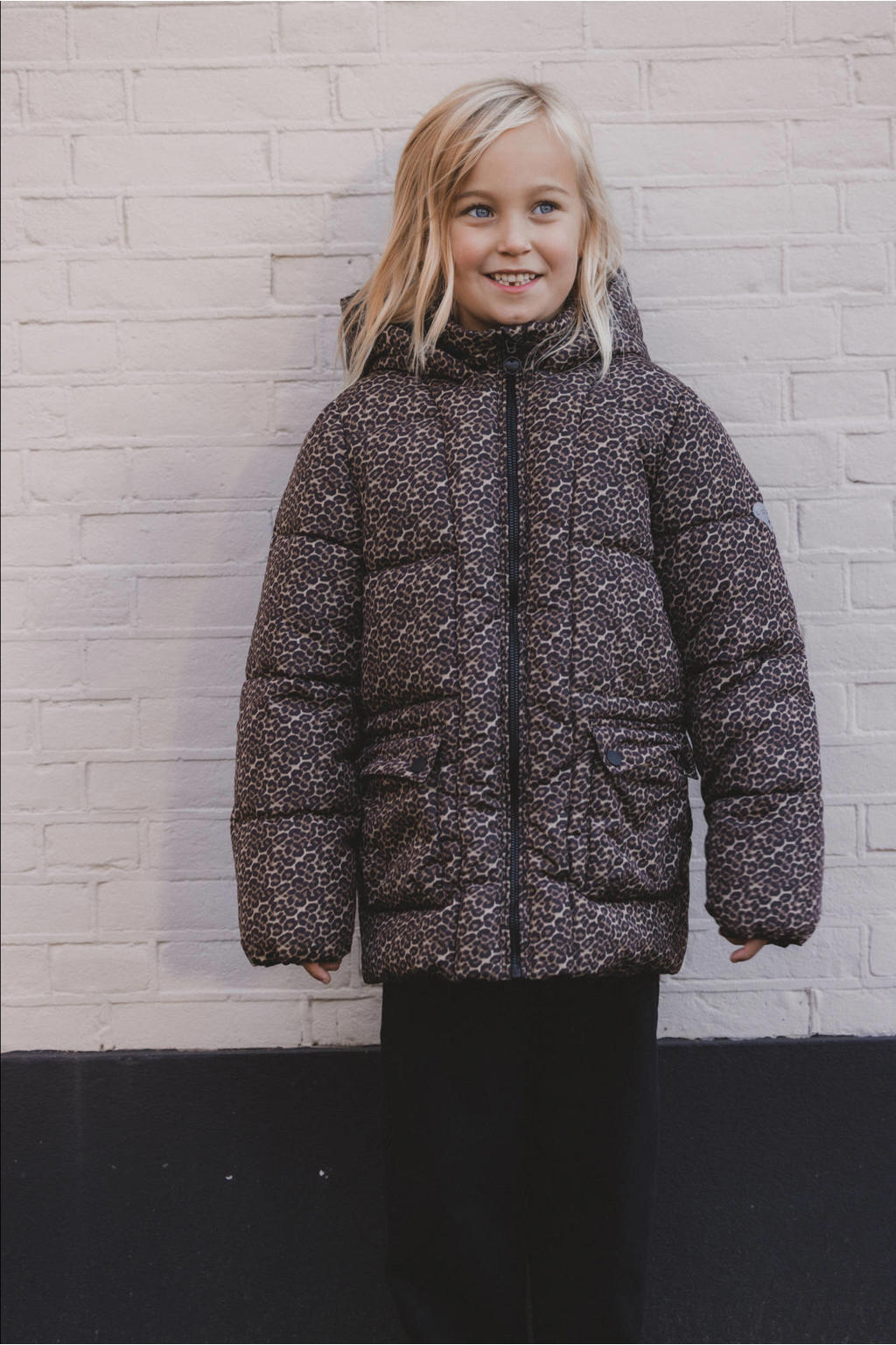 Bruine meisjes LOOXS little gewatteerde jas van polyester met dierenprint, lange mouwen, capuchon en ritssluiting