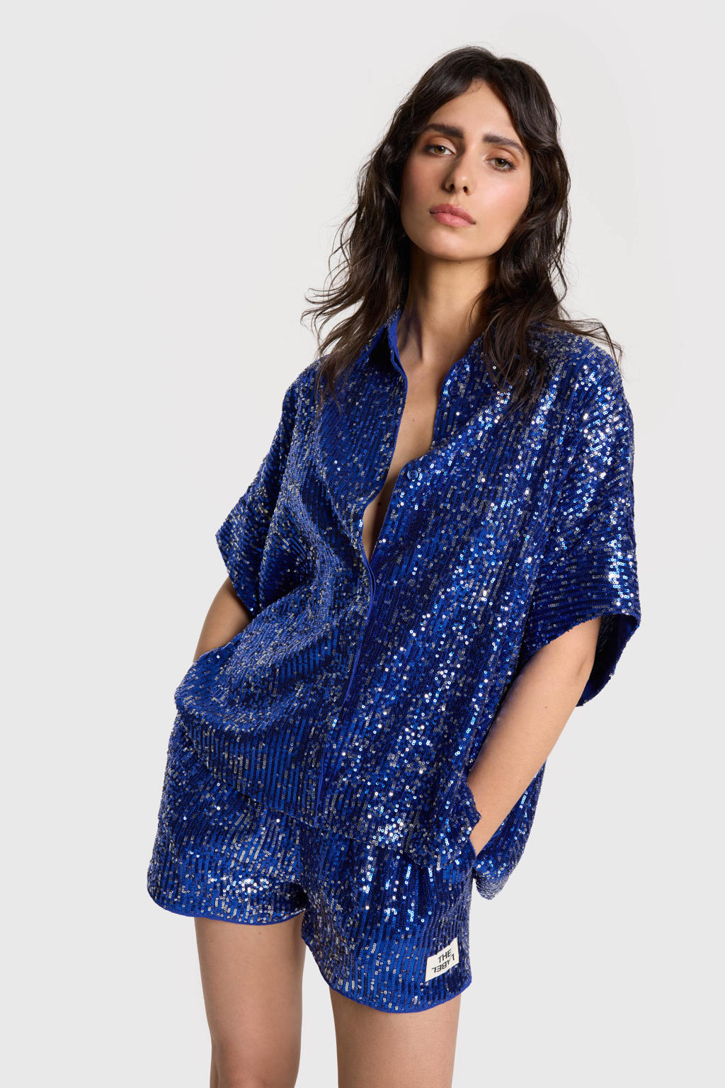 Blauwe dames Alix the Label blouse met effen, korte mouwen, klassieke kraag en knoopsluiting