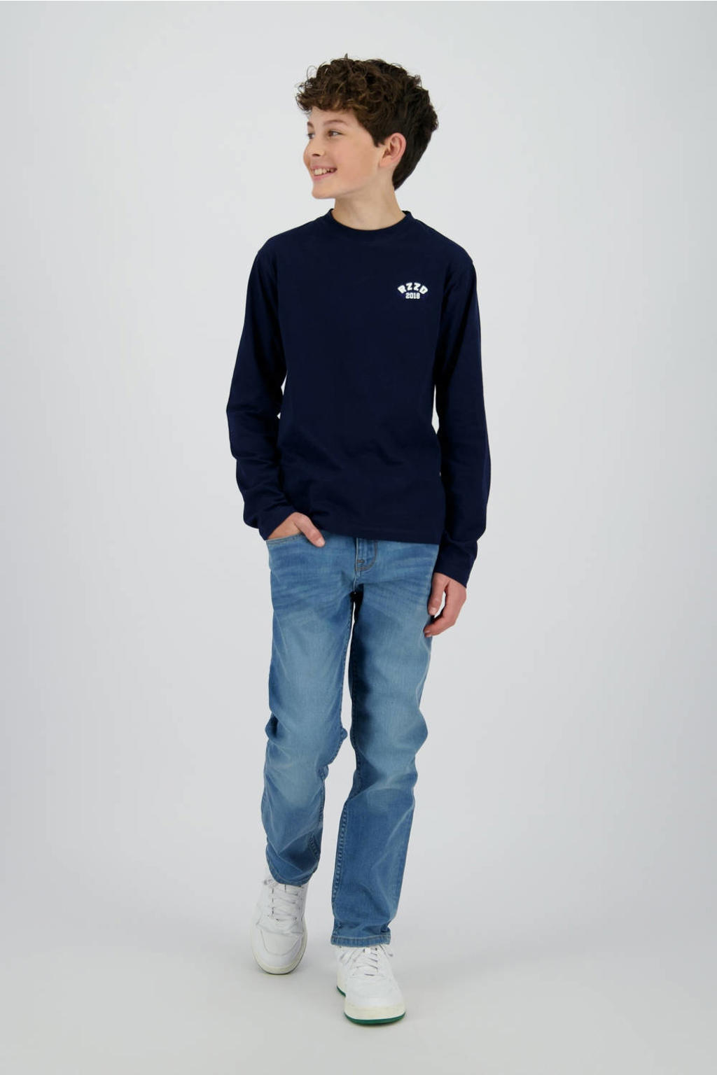 Medium blue denim jongens Raizzed straight leg jeans van denim met rits- en knoopsluiting en effen