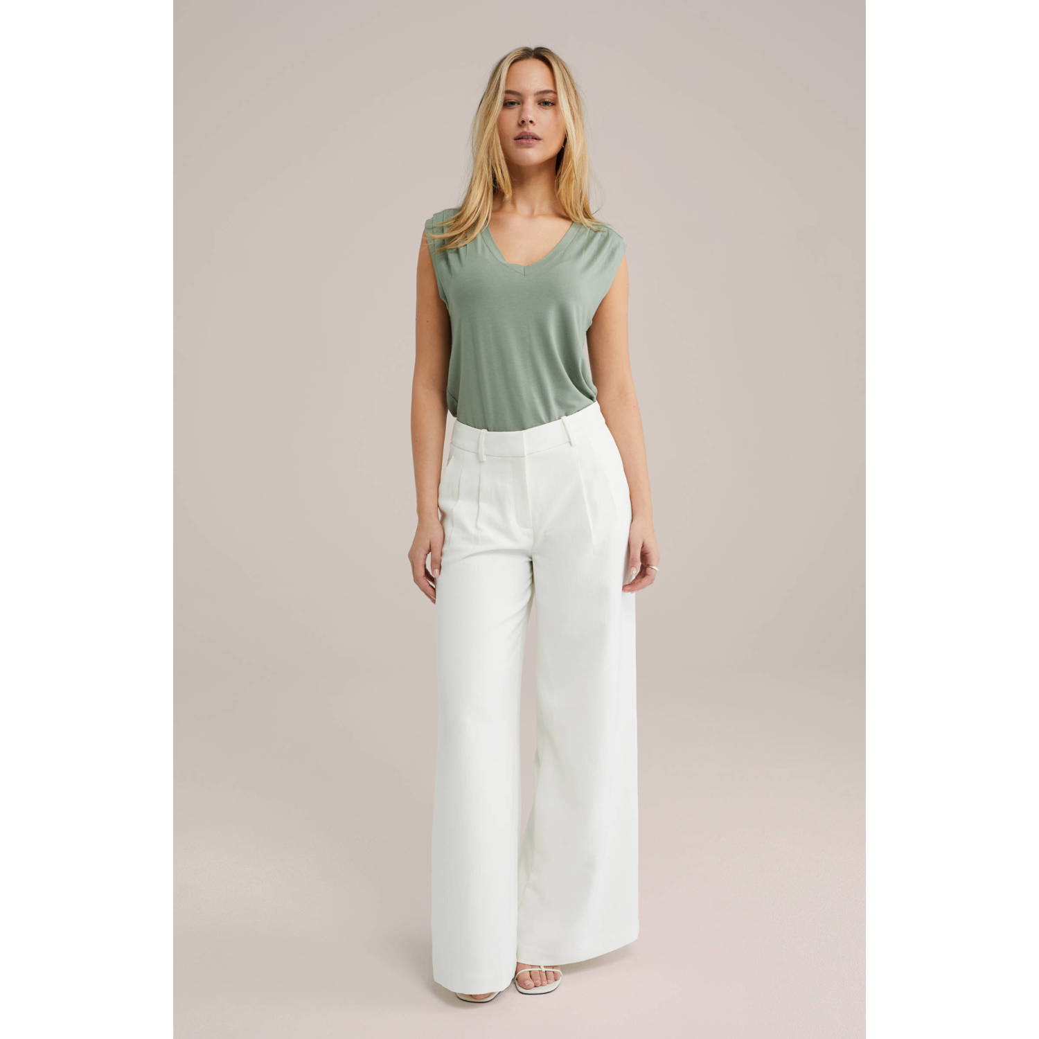 WE Fashion mouwloze top lichtkaki