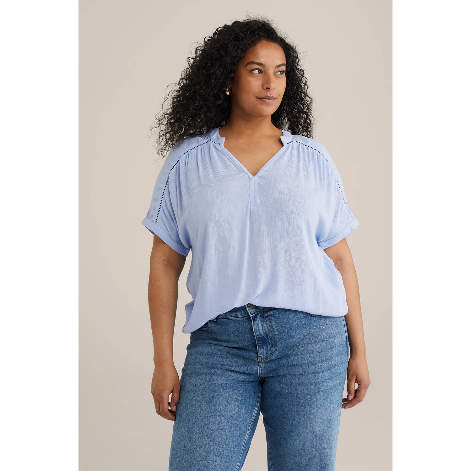 WE Fashion Curve top lichtblauw