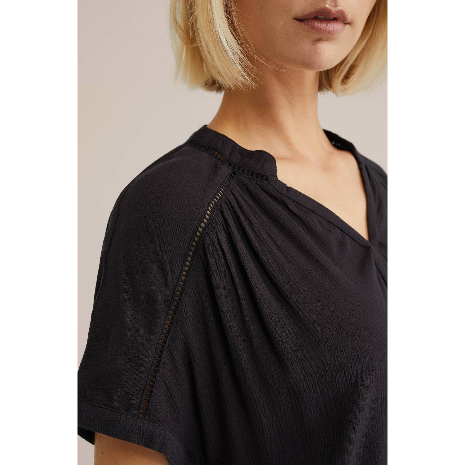 WE Fashion blousetop zwart broderie
