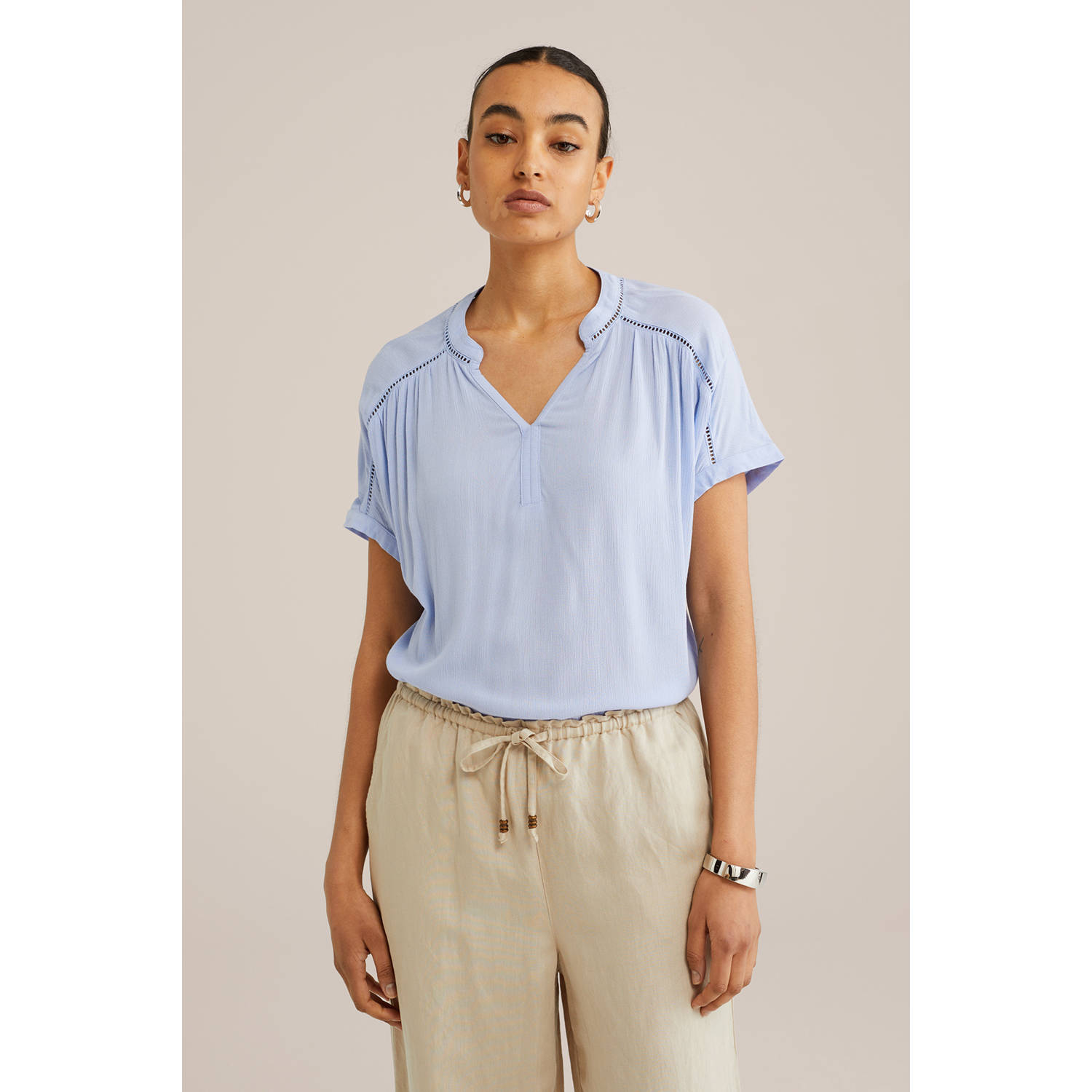WE Fashion blousetop lichtblauw broderie