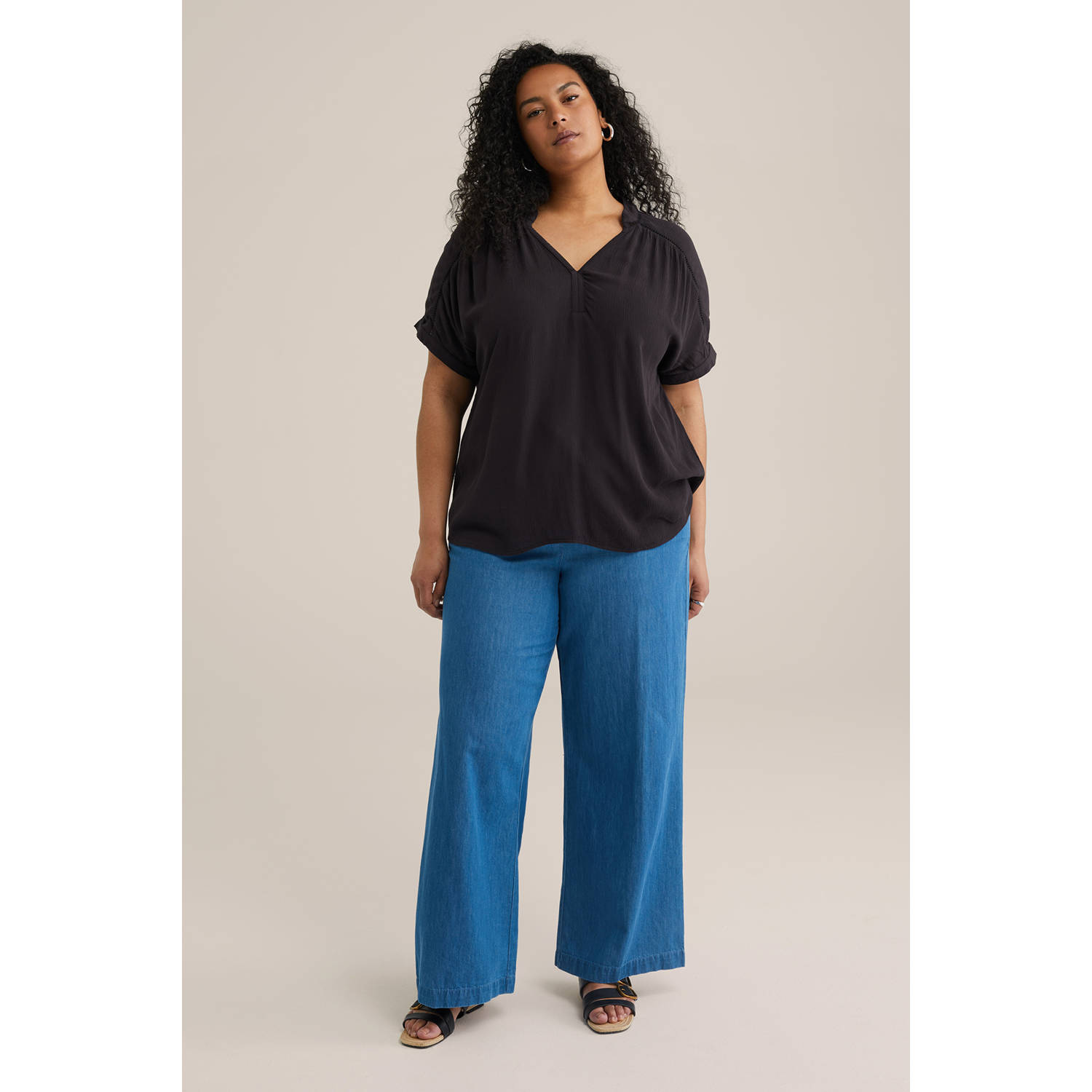 WE Fashion Curve top zwart