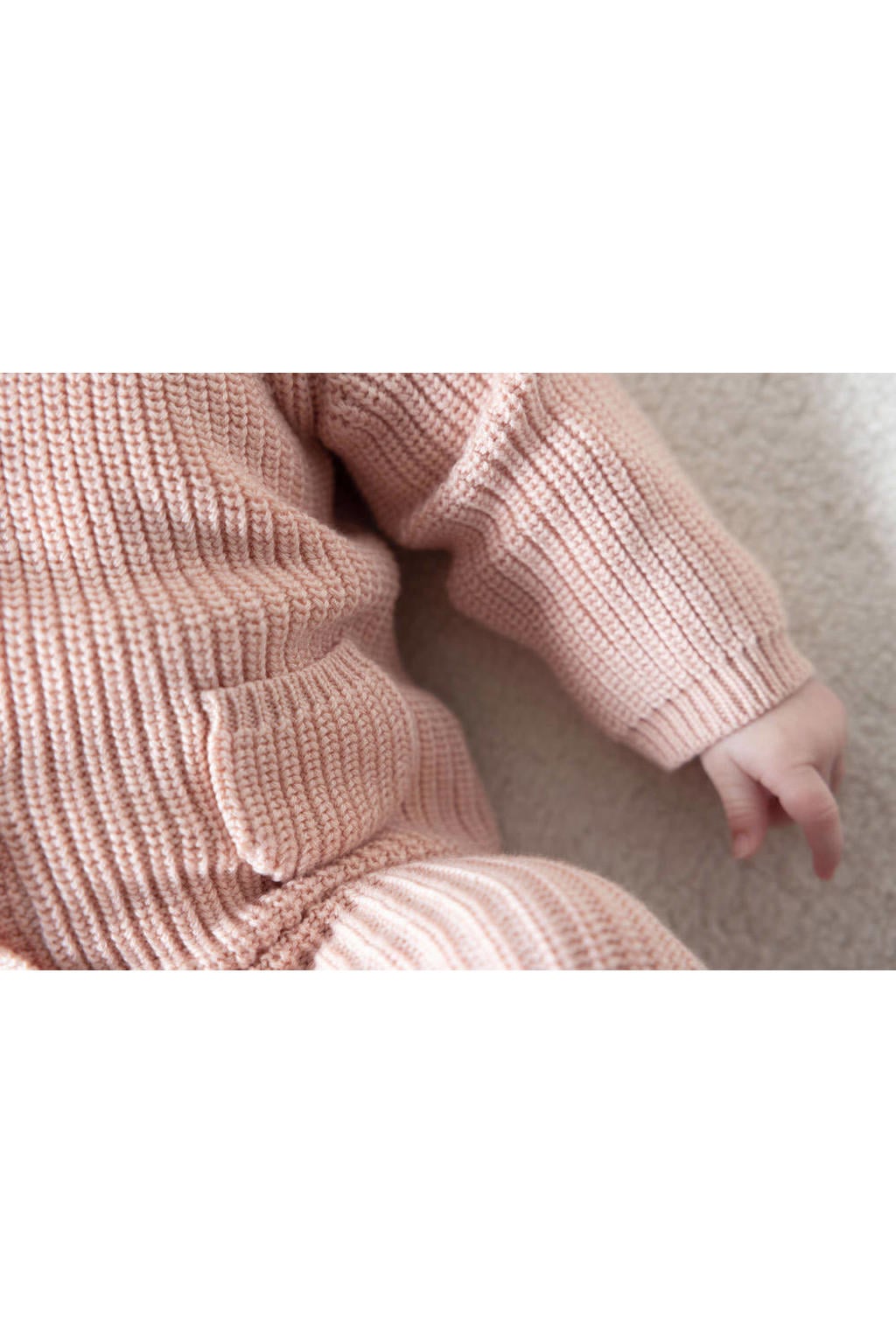 Roze meisjes Feetje grof gebreid vest The Magic is in You met lange mouwen