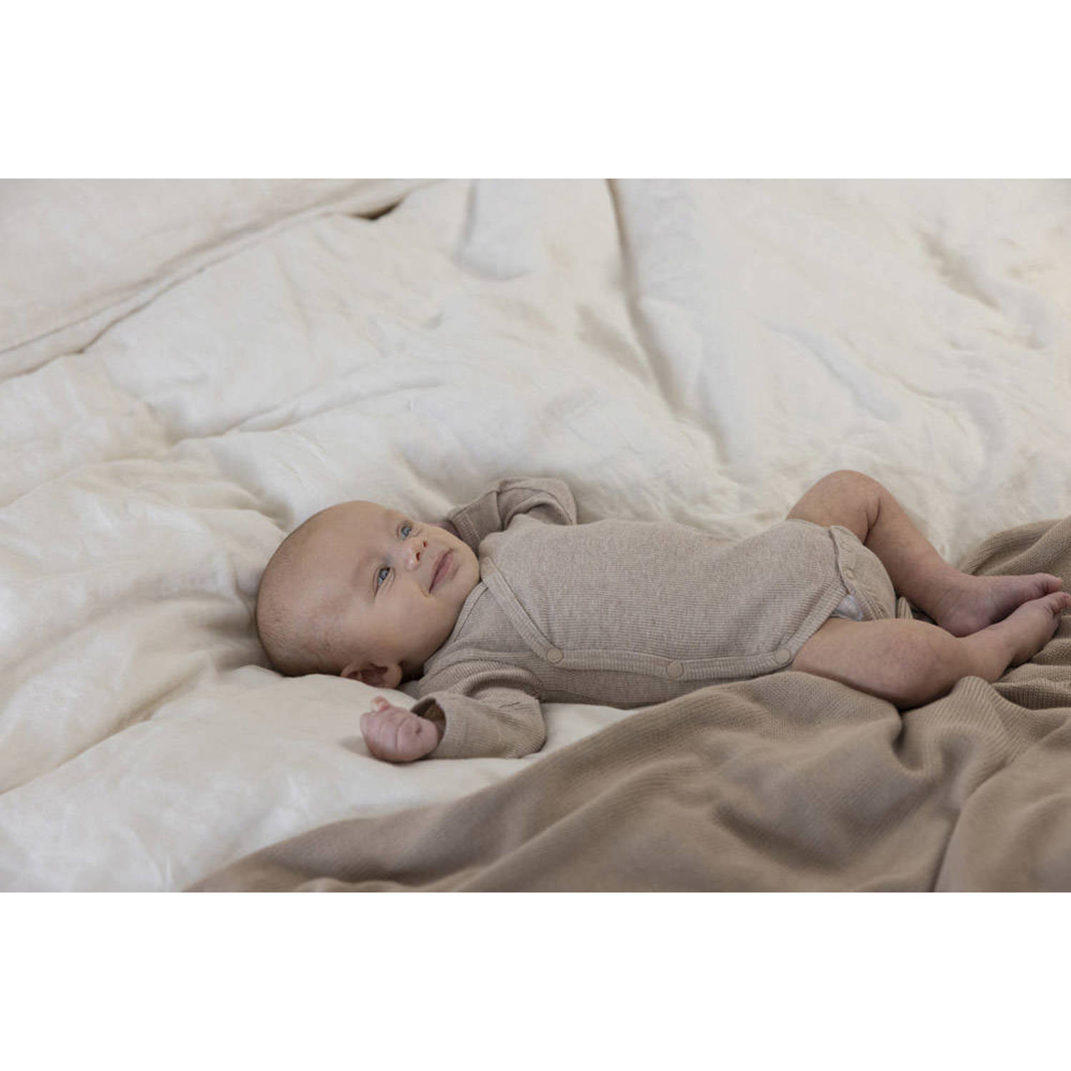 Feetje wikkelromper The Magic is in You taupe melange
