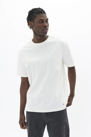 T-shirt wit