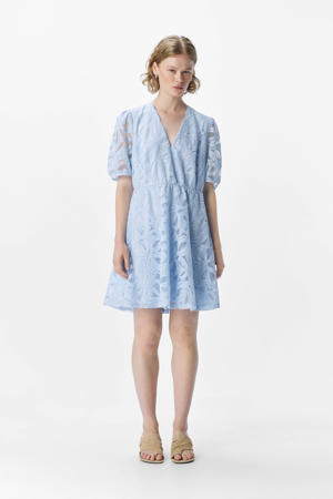 mini jurk broderie lichtblauw