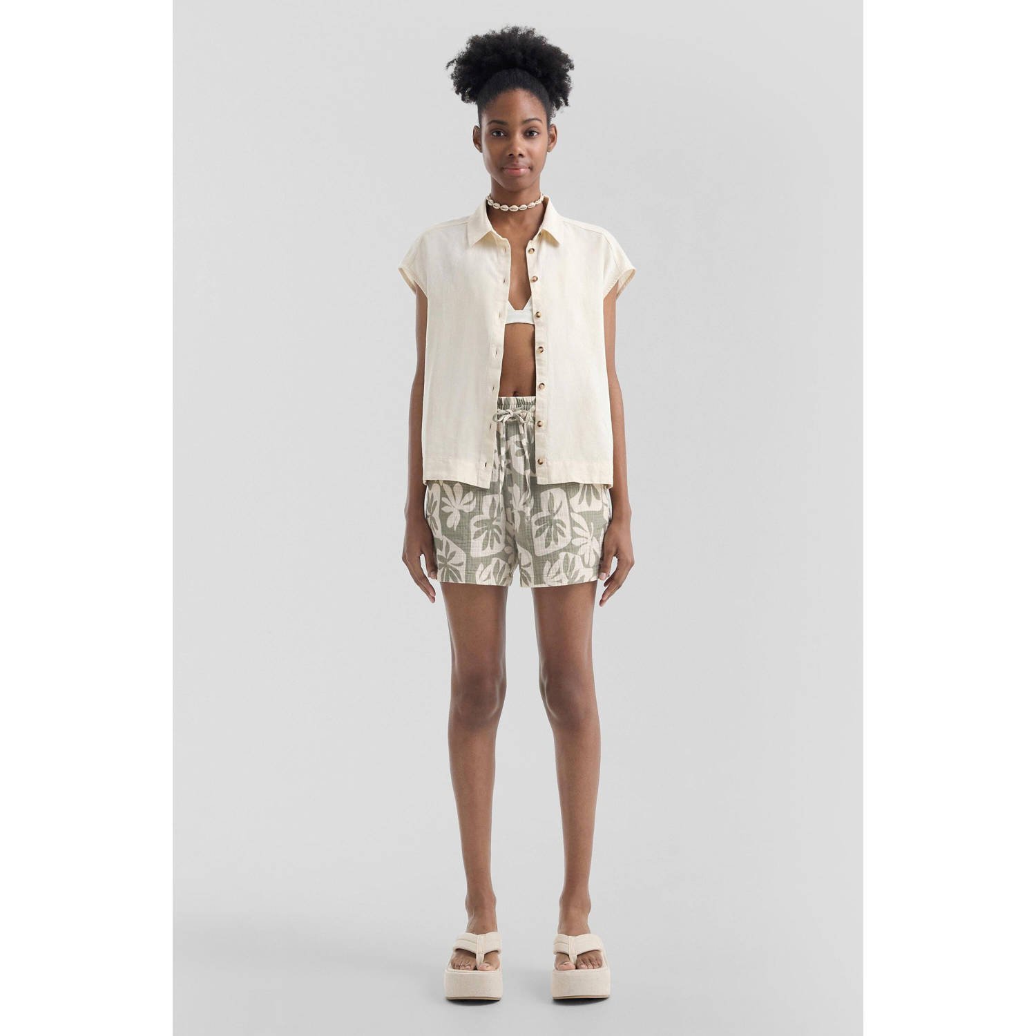 Q S by s.Oliver relaxed regular waist casual short lichtgroen