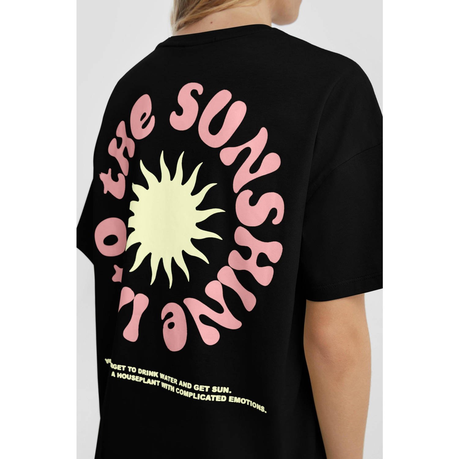 Q S designed by T-shirt met print op de achterkant
