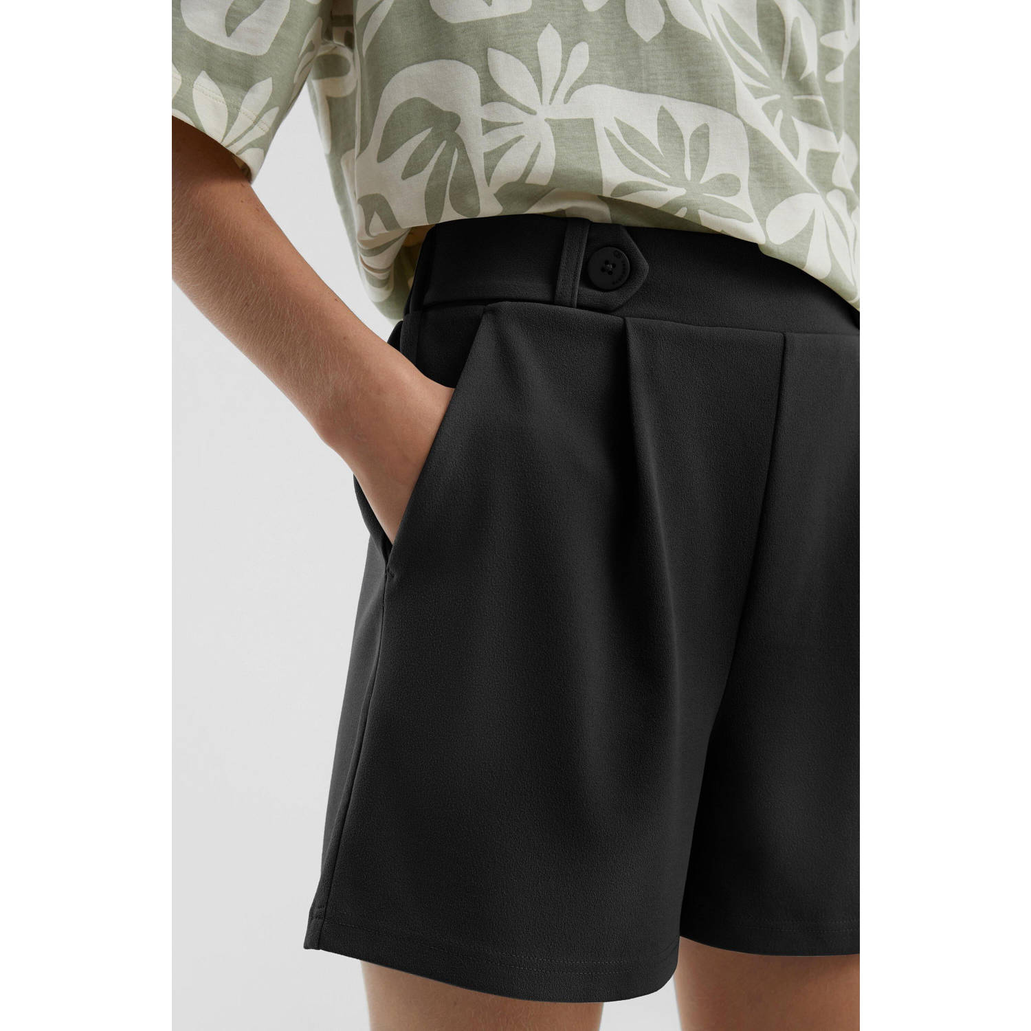 Q S by s.Oliver regular waist casual short zwart