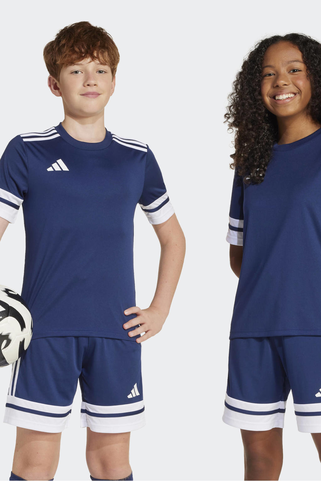 Blauw en witte jongens en meisjes adidas Performance Junior voetbalshirt Squadra 25 van polyester met korte mouwen en ronde hals