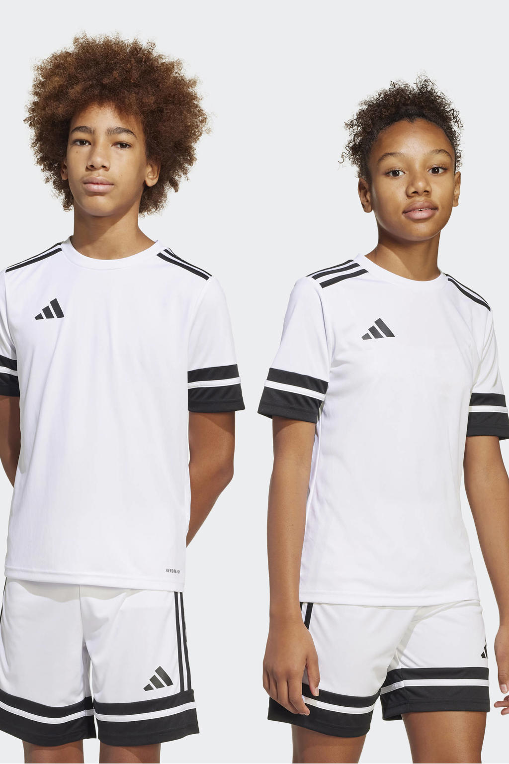 Wit en zwarte jongens en meisjes adidas Performance Junior voetbalshirt Squadra 25 van polyester met korte mouwen en ronde hals