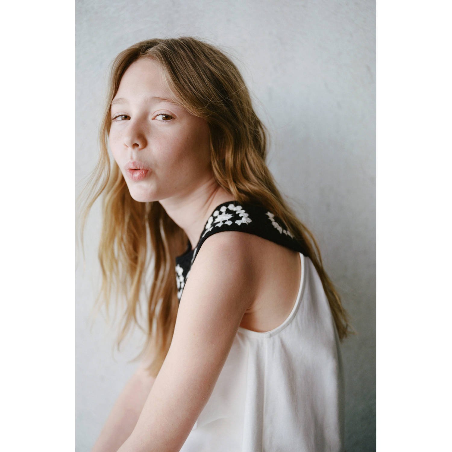 Mango Kids mouwloze top wit gehaakt